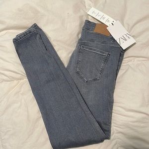Zara Jeans BRAND NEW !!
